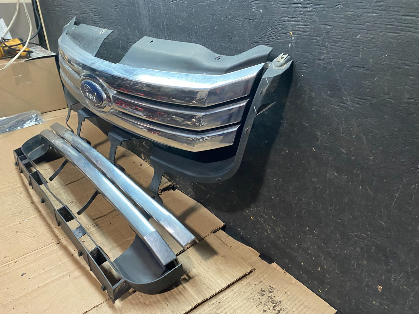 2006-2009 Ford Fusion Grill Grille With Emblem Upper Lower Oem w4819 DG1