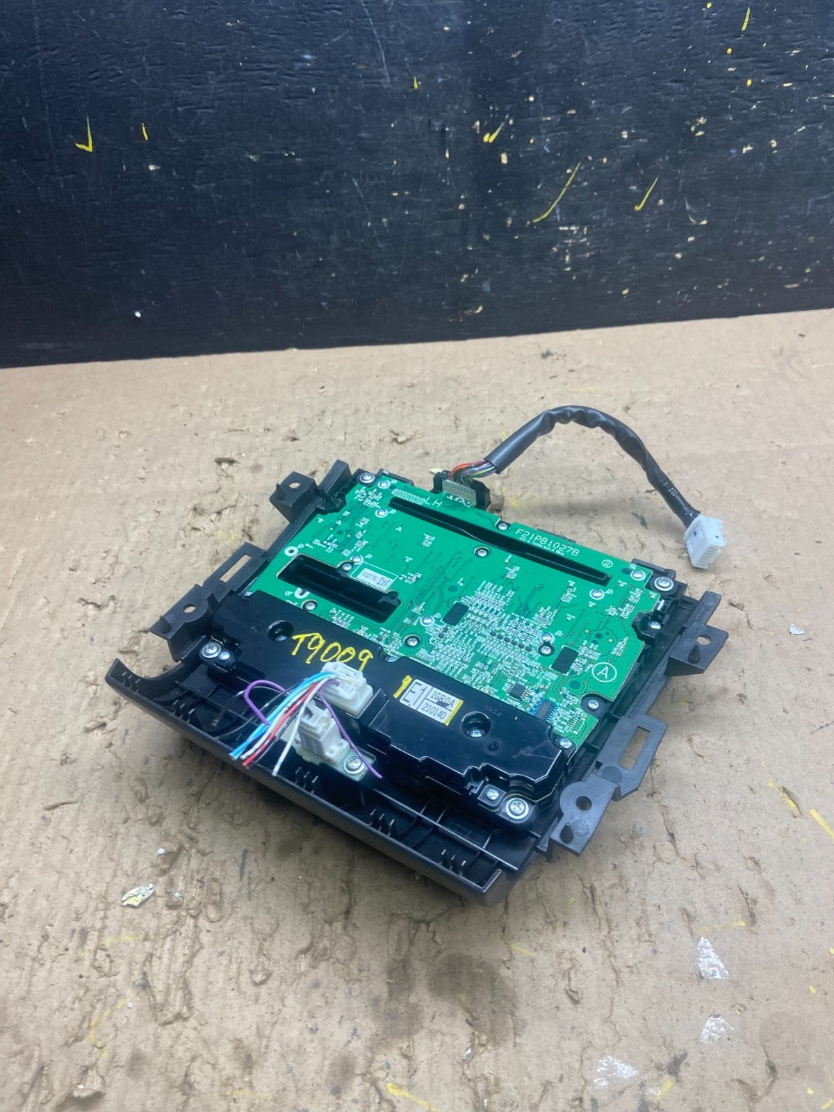 2009 - 2010 Nissan Murano AM FM Radio CD Climate Control Panel t9009 DG3