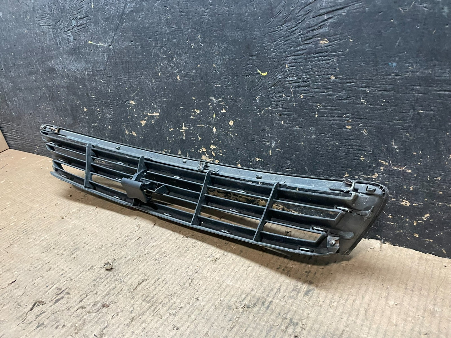 2004 Lexus ES330 Front Upper Grill Grille OEM Y6624 DG5