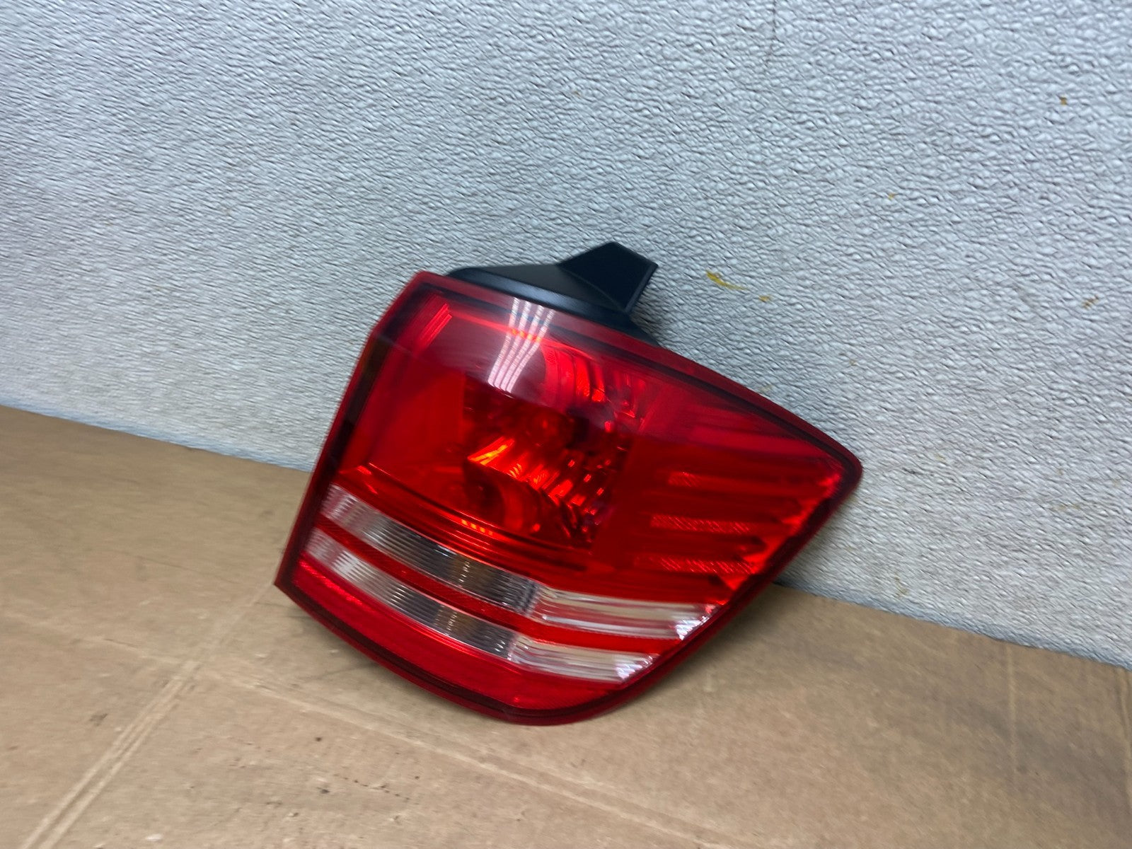 2009 - 2011 Dodge Journey Right Passenger Side Tail Light Oem Y5211 DW1