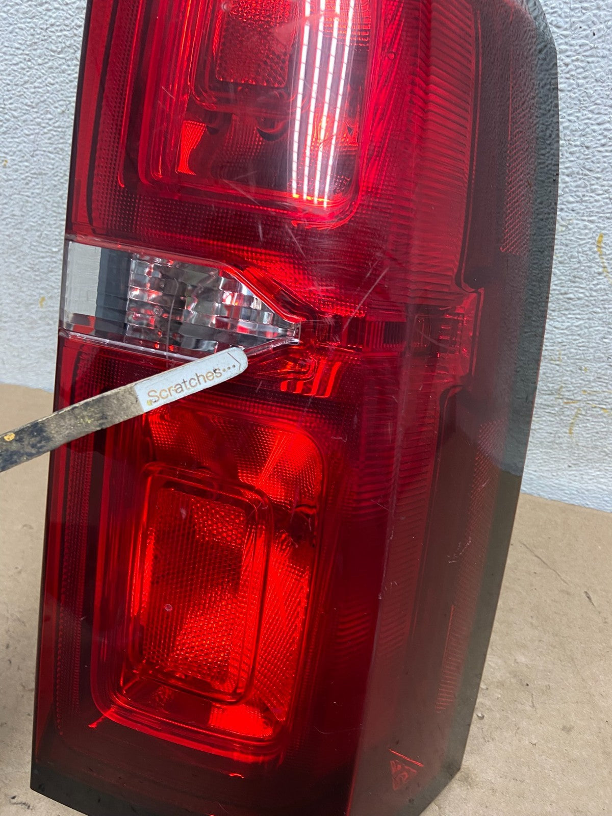2015-2020 Chevrolet Tahoe Suburban Right Passenger Rh Tail Light AI0923 DG3