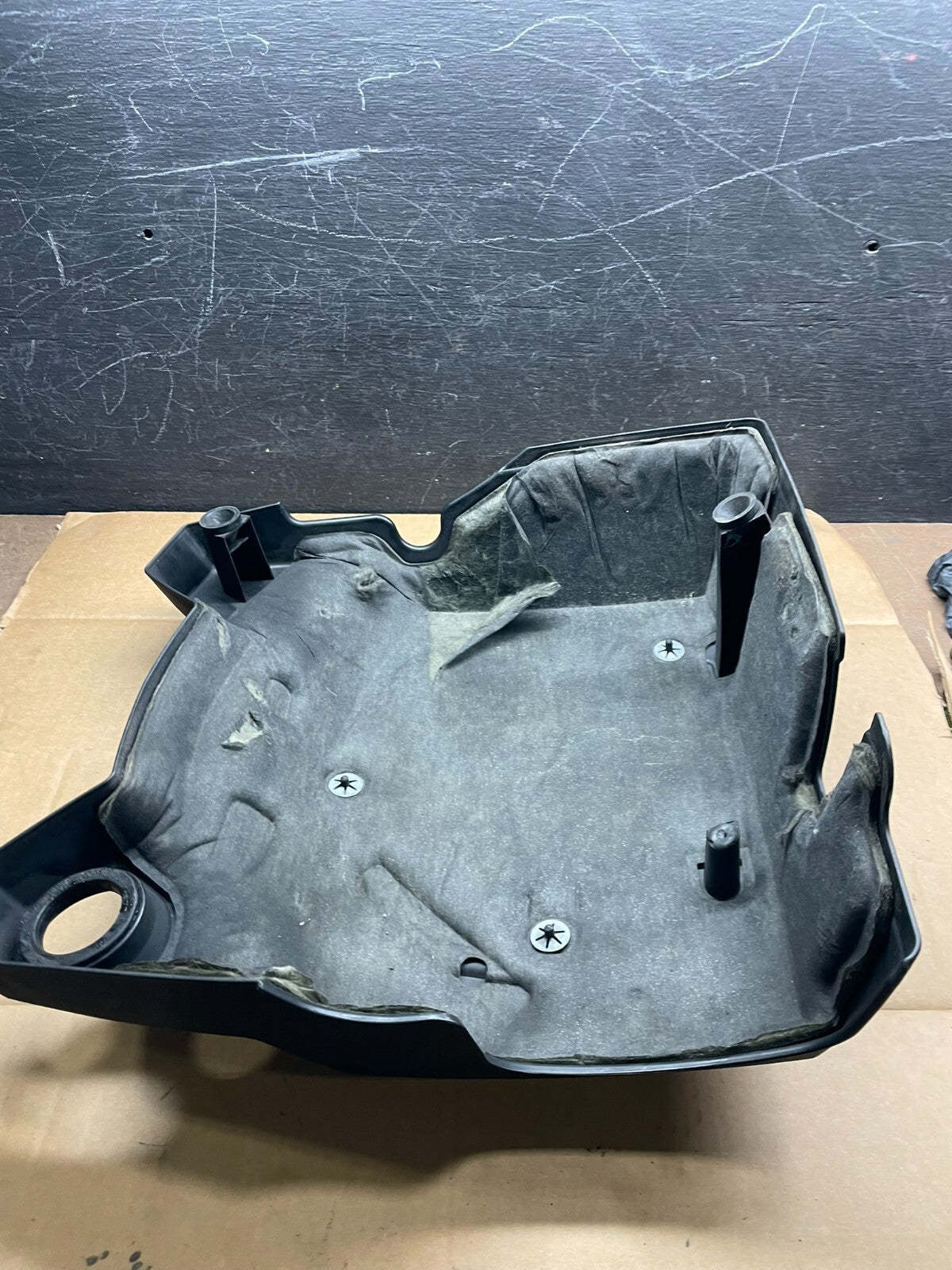2008 to 2009 Saturn Vue 3.6L Engine Motor Cover L3581 DG6