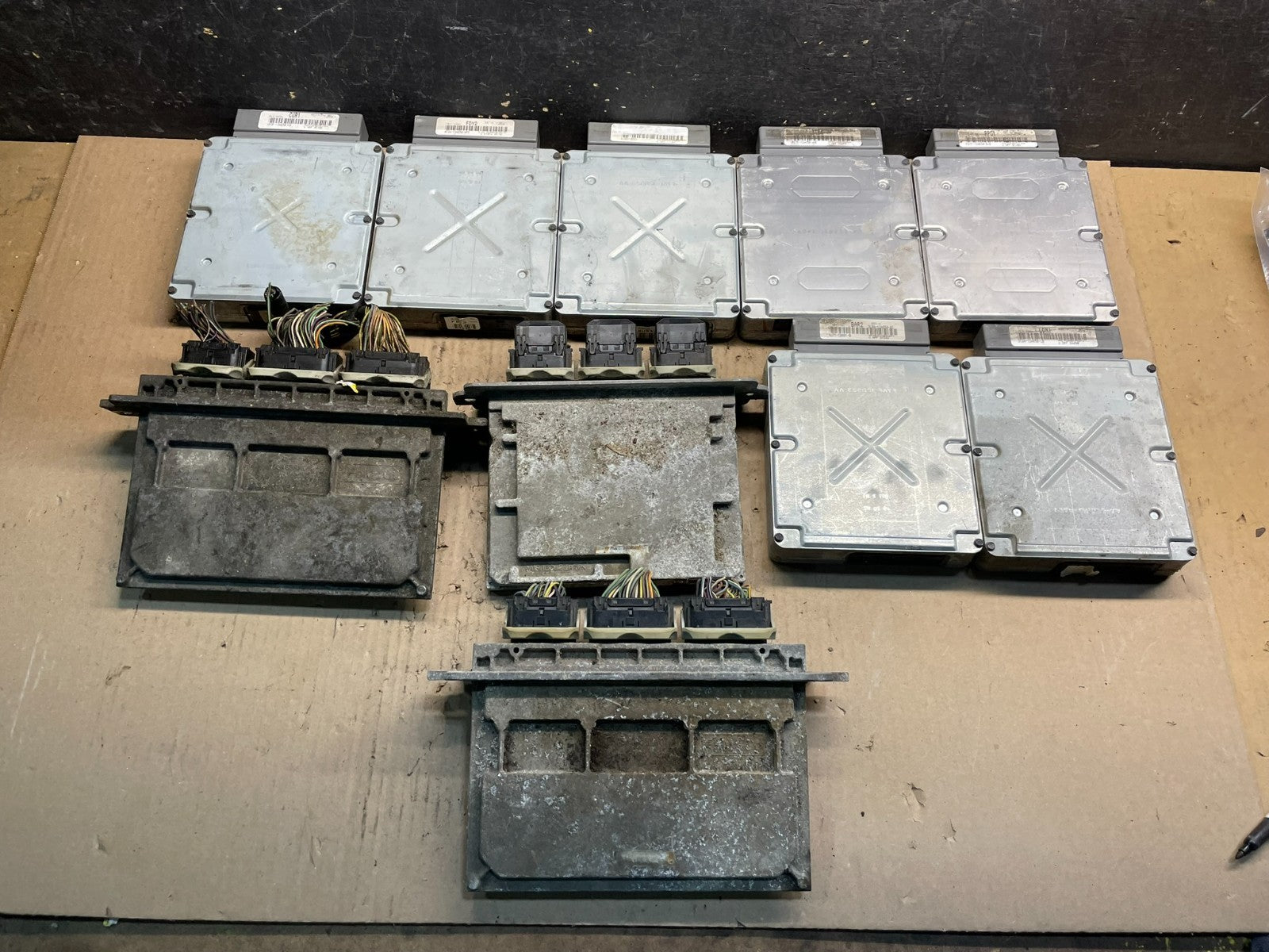 Mix of 10 Ford ECM Engine Computer Module X0810 PS0