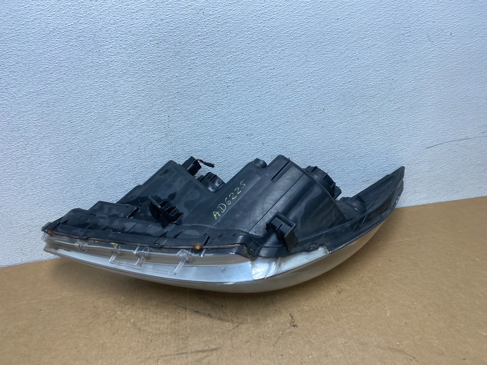 2011 - 2014 Hyundai Sonata Right Passenger Rh Side Headlight Halogen AD6225 DW7