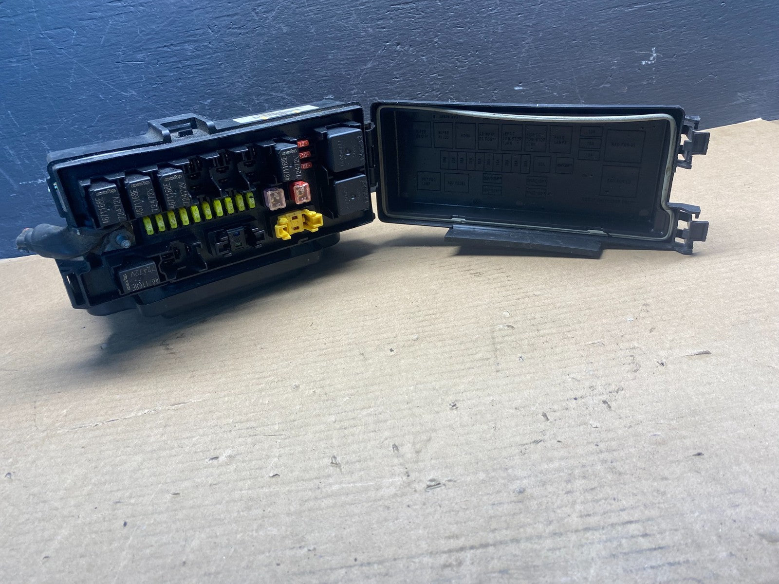 2005 Jeep Grand Cherokee Integrated Power Fuse Box Relay 04692071AB AC4558 DG1