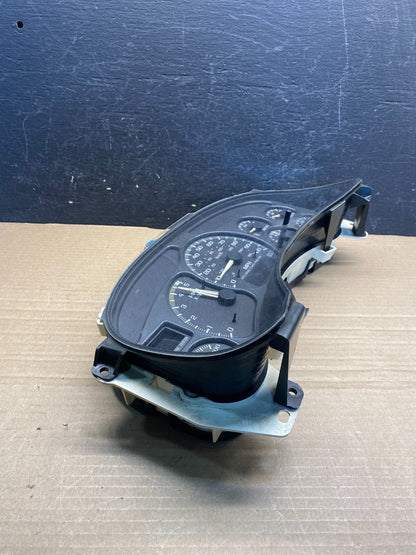 1999 to 2002 Chevrolet Silverado Sierra Cluster Gauge Speedometer ECM AF3821 DW1