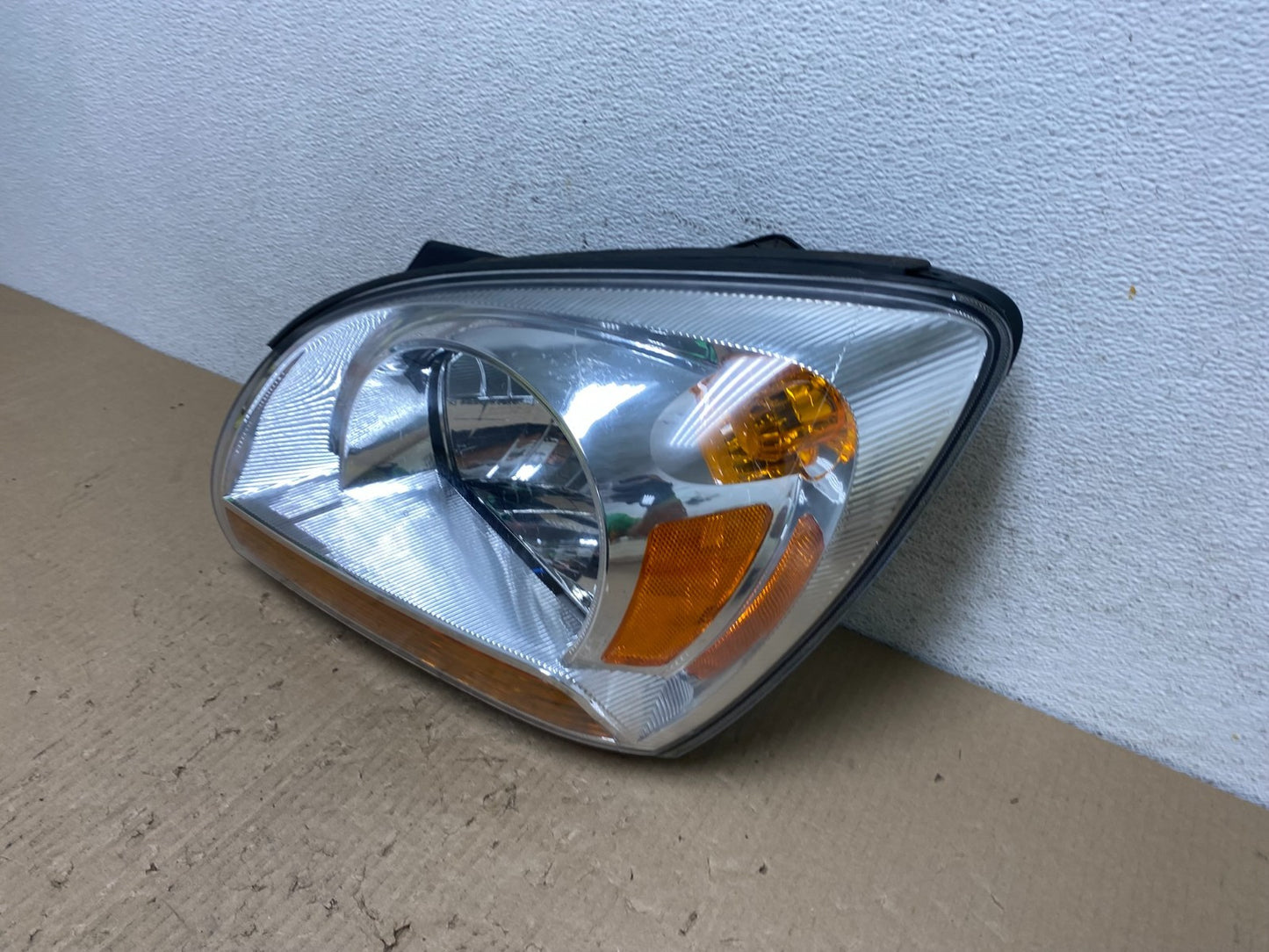 2005 to 2006 Kia Sportage Left Driver LH Halogen Headlight DEPO AE9763 DW1