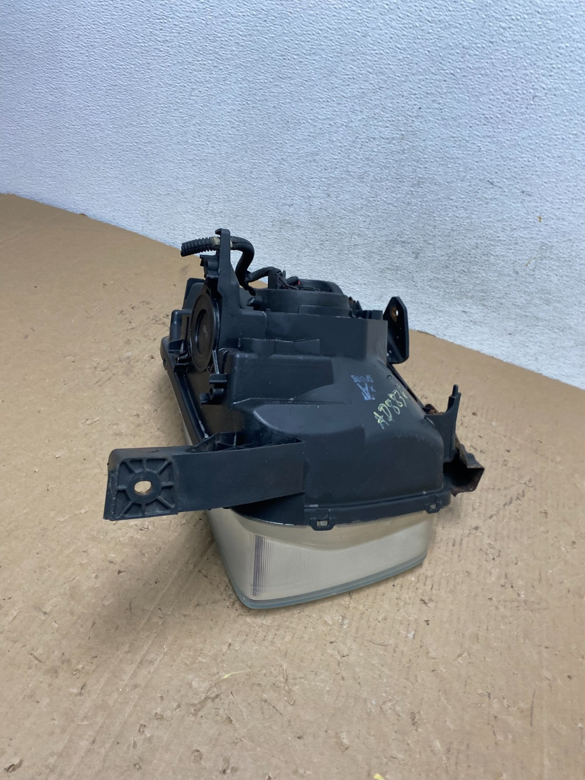 2003 to 2006 Honda Element Left Driver Lh Side Headlight AD8835 DW6