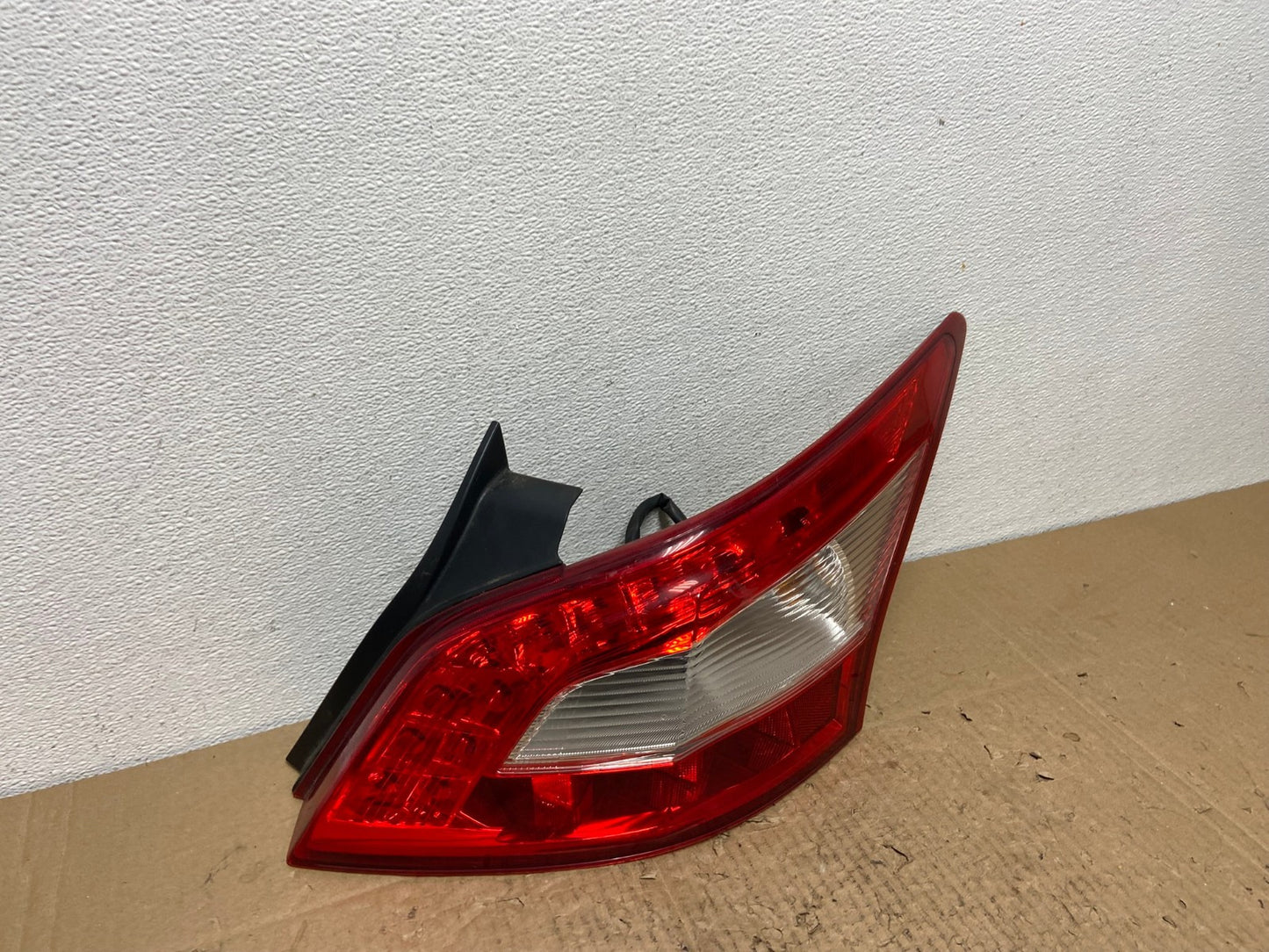 2009 2010 2011 Nissan Maxima Right Passenger RH Side Tail light OEM AC4043 LK2