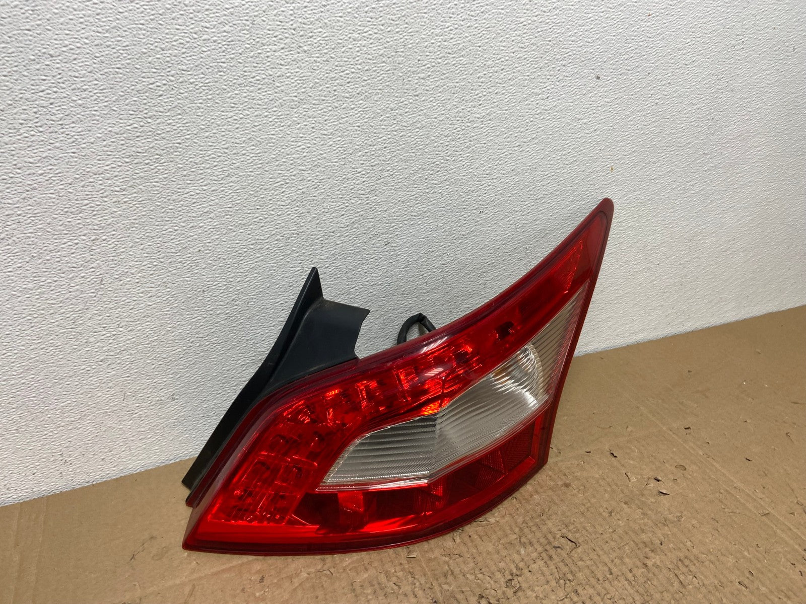2009 2010 2011 Nissan Maxima Right Passenger RH Side Tail light OEM AC4043 LK2