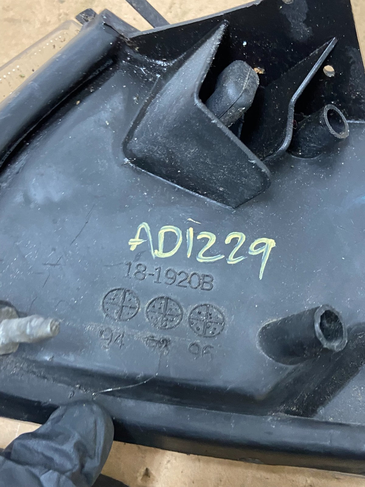 1993 to 1997 Toyota Corolla Right Passenger Corner Marker Turn Signal AD1229 DW6