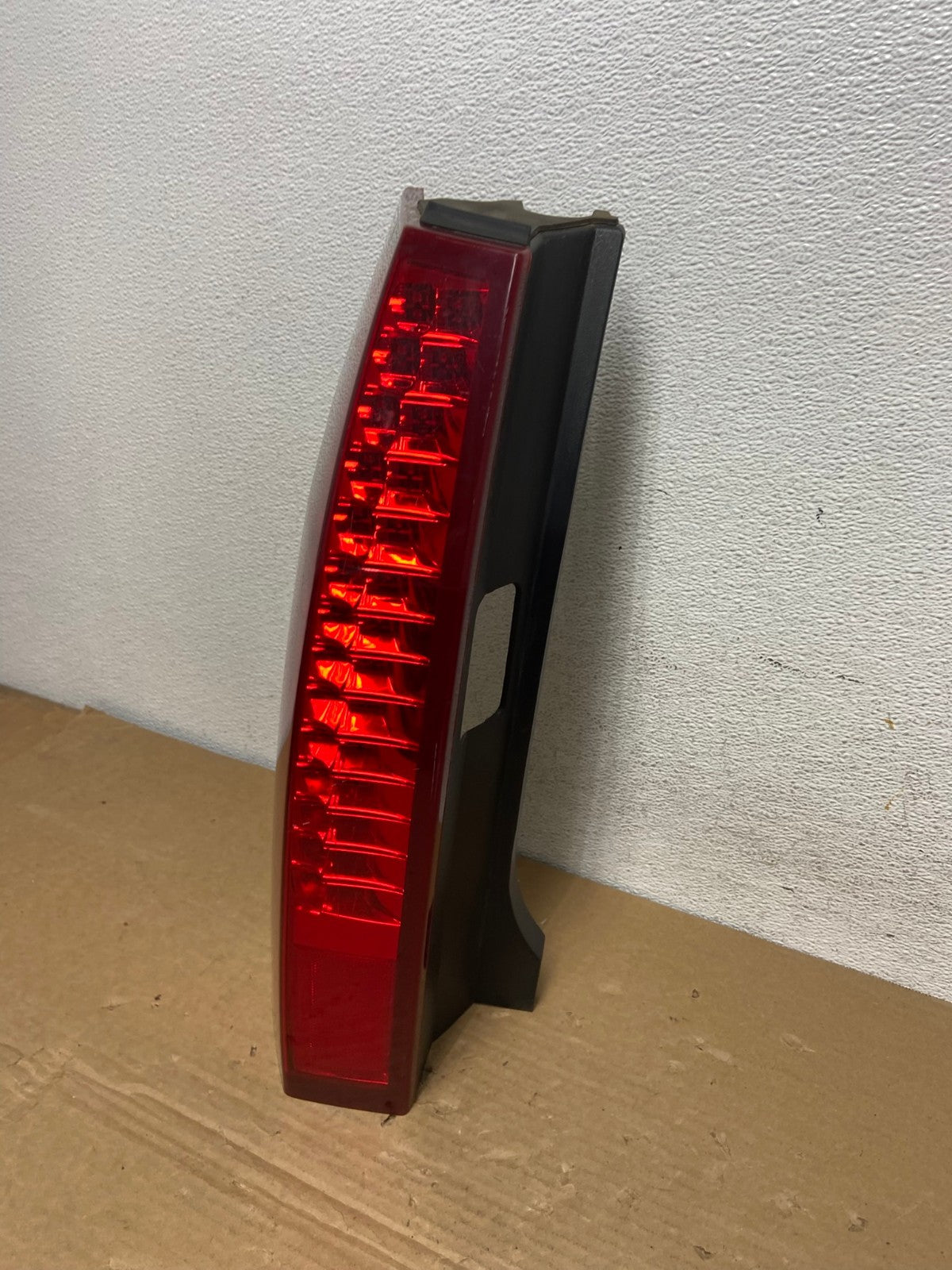 2004 to 2009 Cadillac Srx Left Driver LH Side Tail Light AD3926 LK1