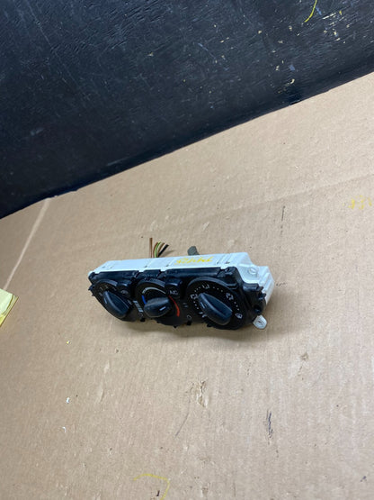 2013 - 2014 Ford Focus Ac Heater Climate Control Temperature Oem t4425 DG1
