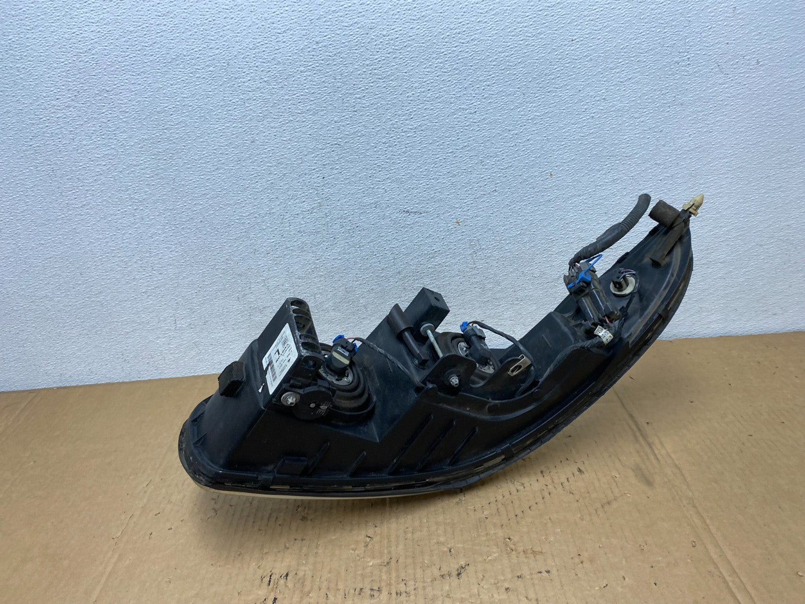 2000 to 2005 Buick Lesabre Headlight Left Driver Lh Side Halogen AD1092 DW5