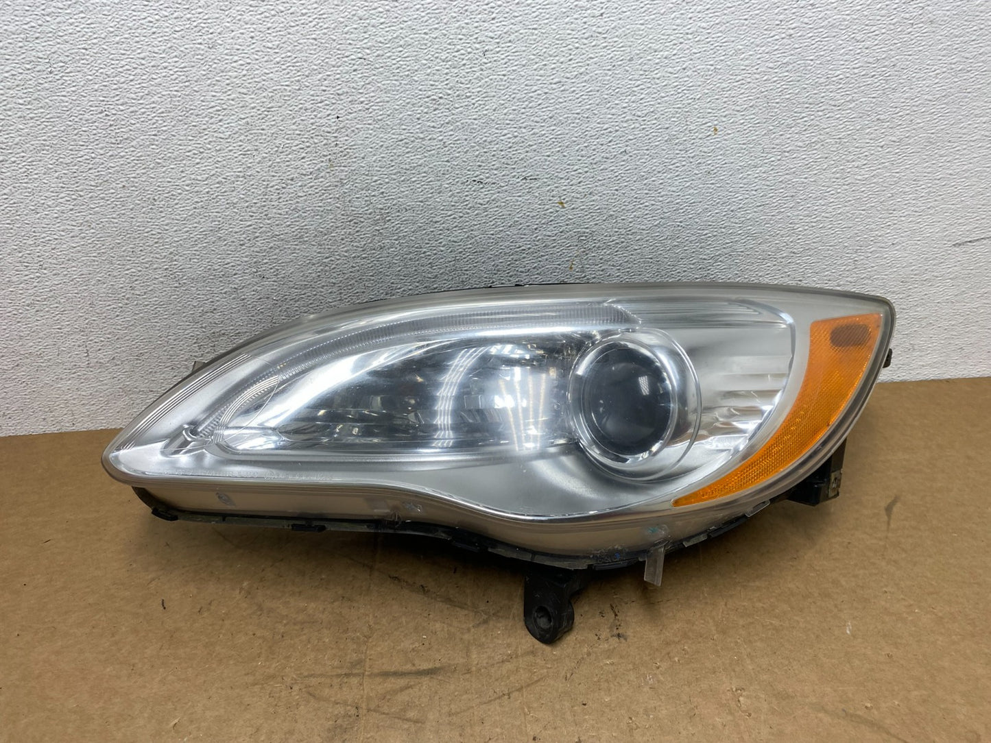 2011 2012 2013 2014 Chrysler 200 Left Driver Lh Side Headlight AD6298 DW0