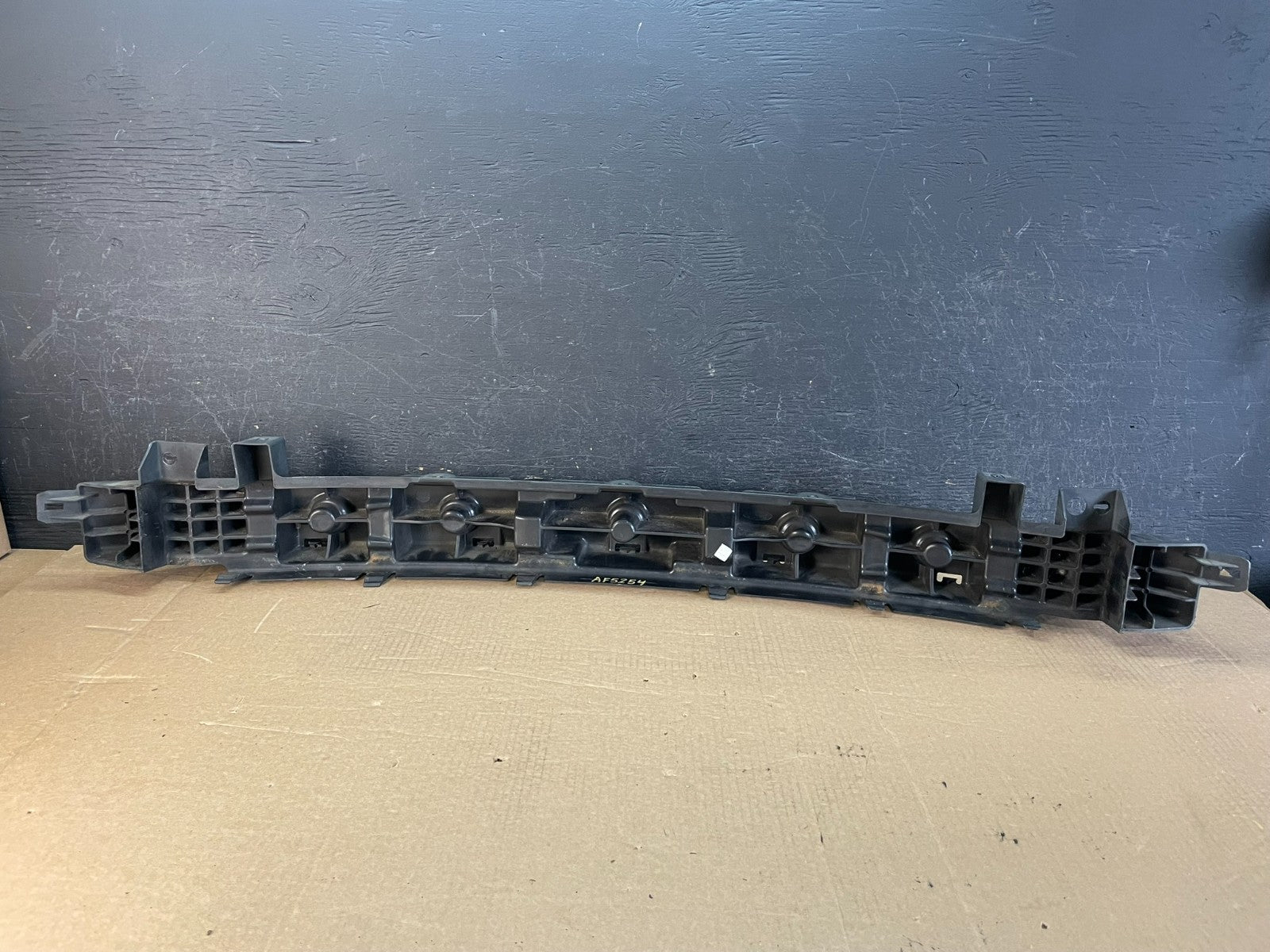 2007 to 2010 Ford Edge Front Bumper Grille Lower Reinforcement Bracket AF5254 DW3