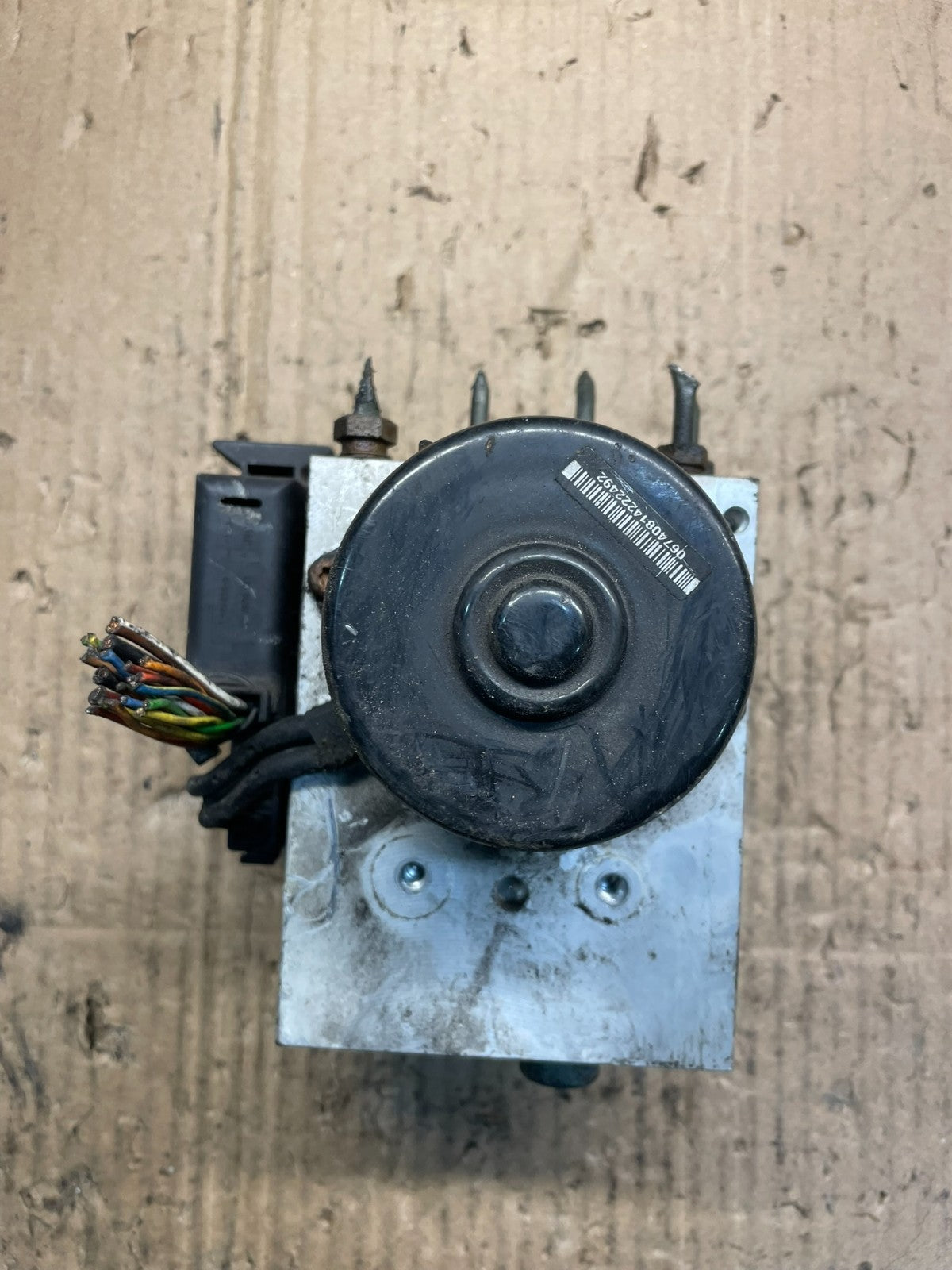 1998 to 2002 Jaguar  XJ8 ABS Anti-Lock Brake Pump Module OEM S4764 DG5