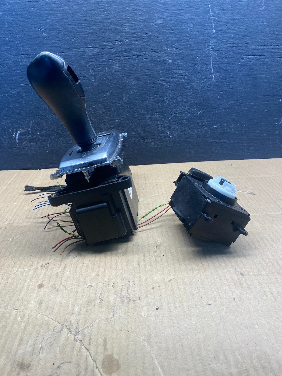 2007 - 2013 BMW X5 E70 Shift Shifter Selector Gear W/ Menu Switch AD4897 DG3
