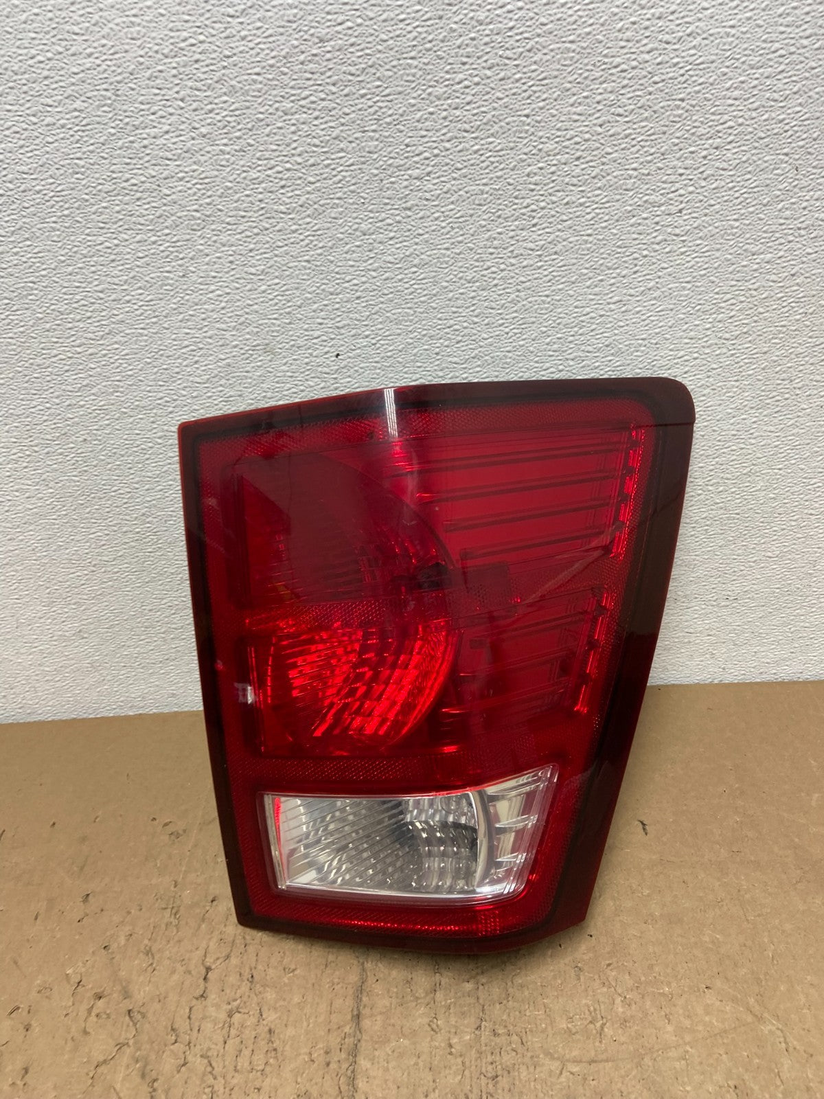 2007 to 2010 Jeep Grand Cherokee Right Passenger Tail Light AC7374 DW0
