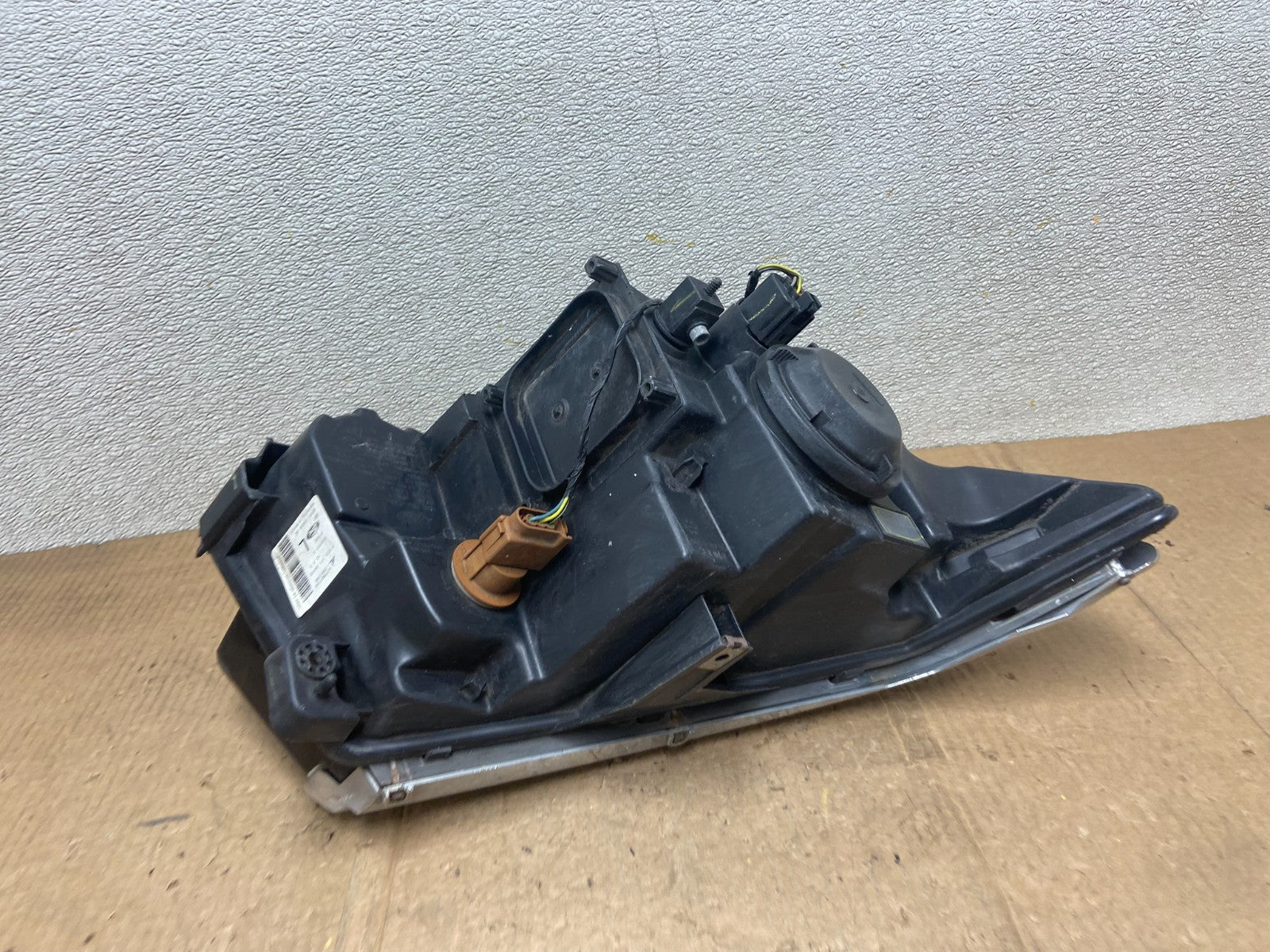 2011 to 2014 Ford Edge Front Left Driver Side Headlight Halogen AA6670 DW5