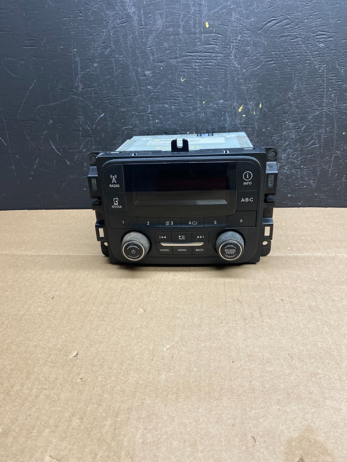 2015 to 2016 Dodge Ram 1500 Radio Screen Display AM/FM Player AC6136 DG0