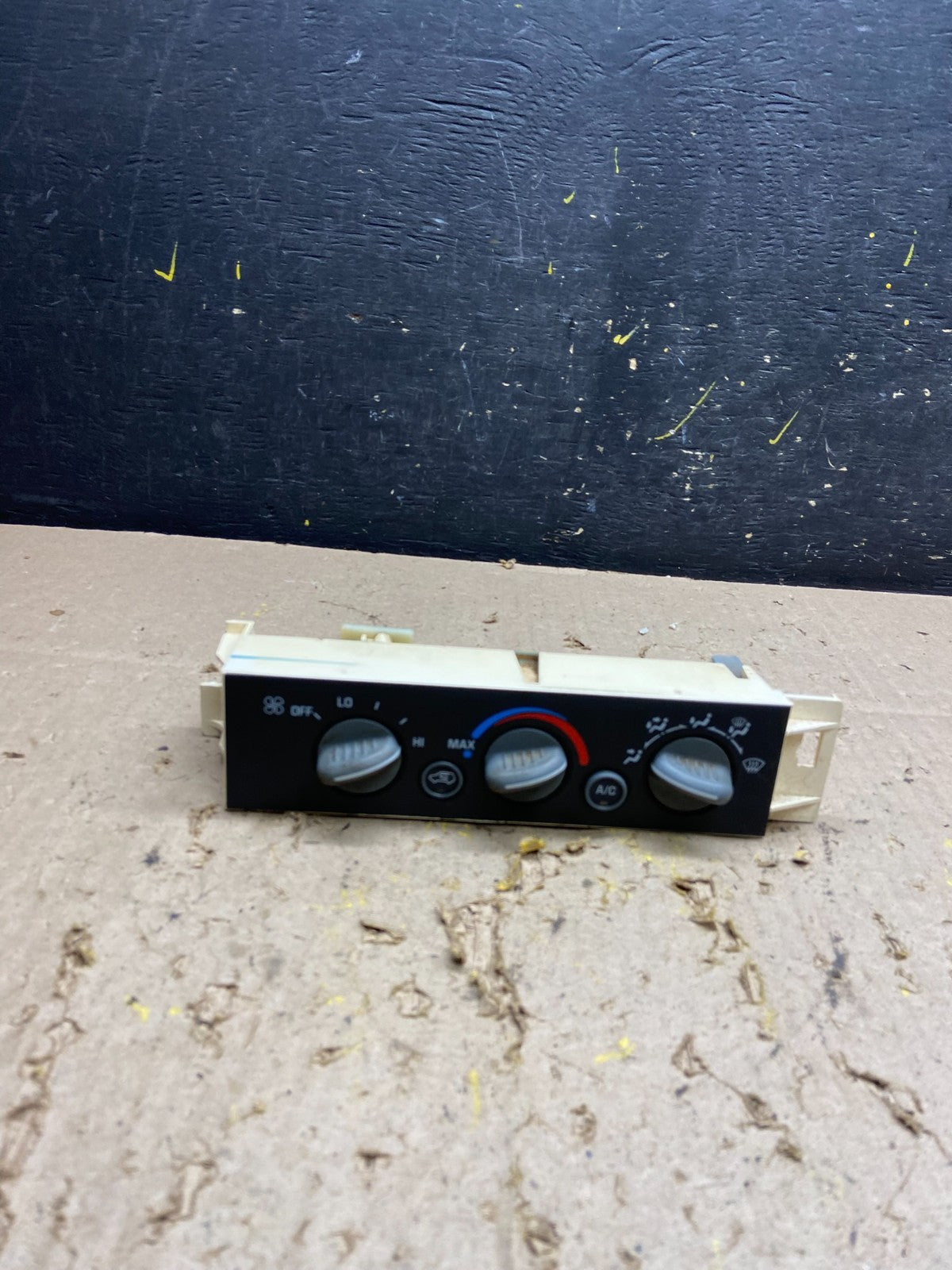 1996-2000 GMC Sierra  Yukon A/C AC Climate Control A/C U5729 DG0