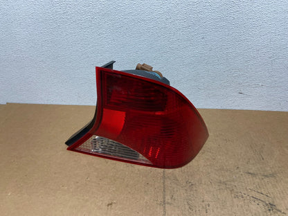 2000 to 2004 Ford Focus Right Passenger RH Side Tail Light OEM AC3455 DW0