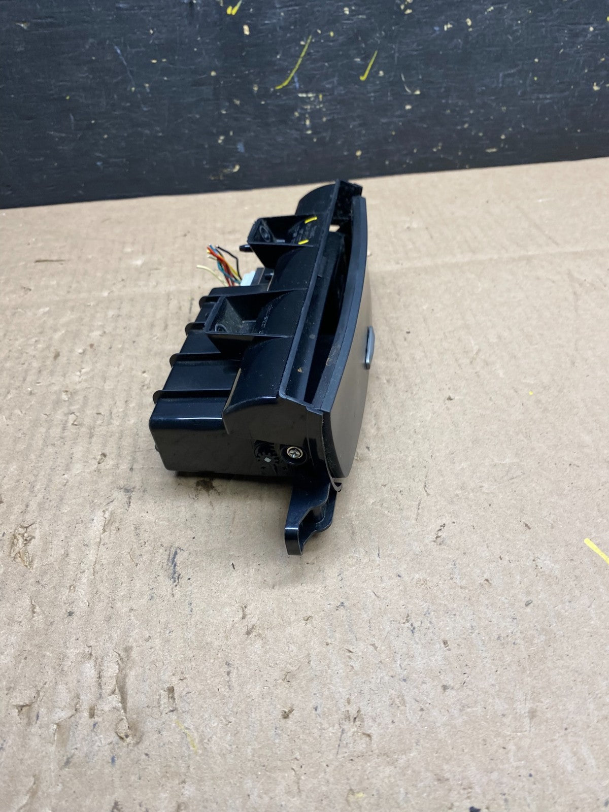 2006 to 2010 Kia Sedona Dash Tray Compartment 4D846-25100 T4791 PS2