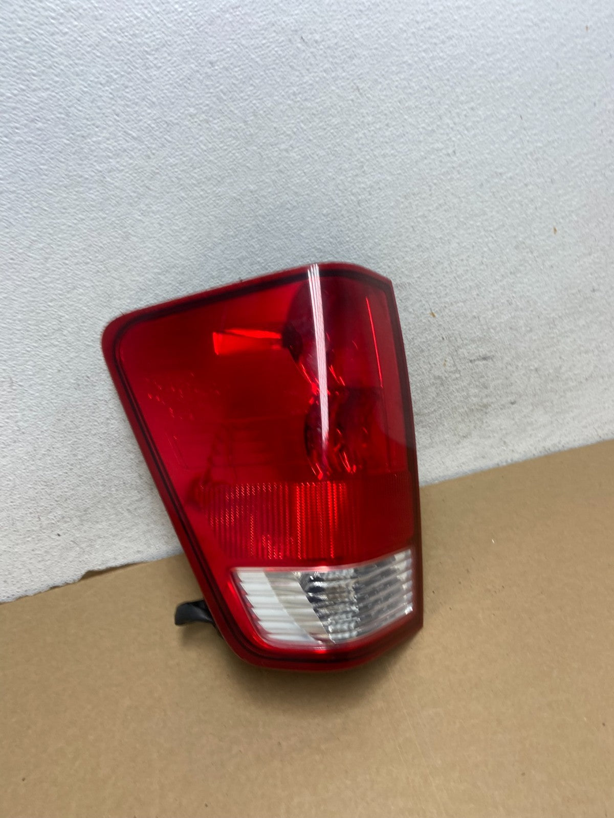 2004 to 2015 Nissan Titan Left Driver Lh Side Tail light AF7273 DW2