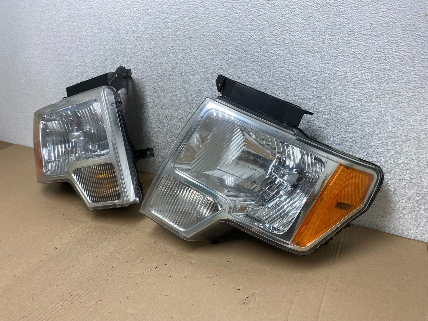 2009 to 2014 Ford F-150 F150 Left+Right Halogen Headlights AF3100 DW1