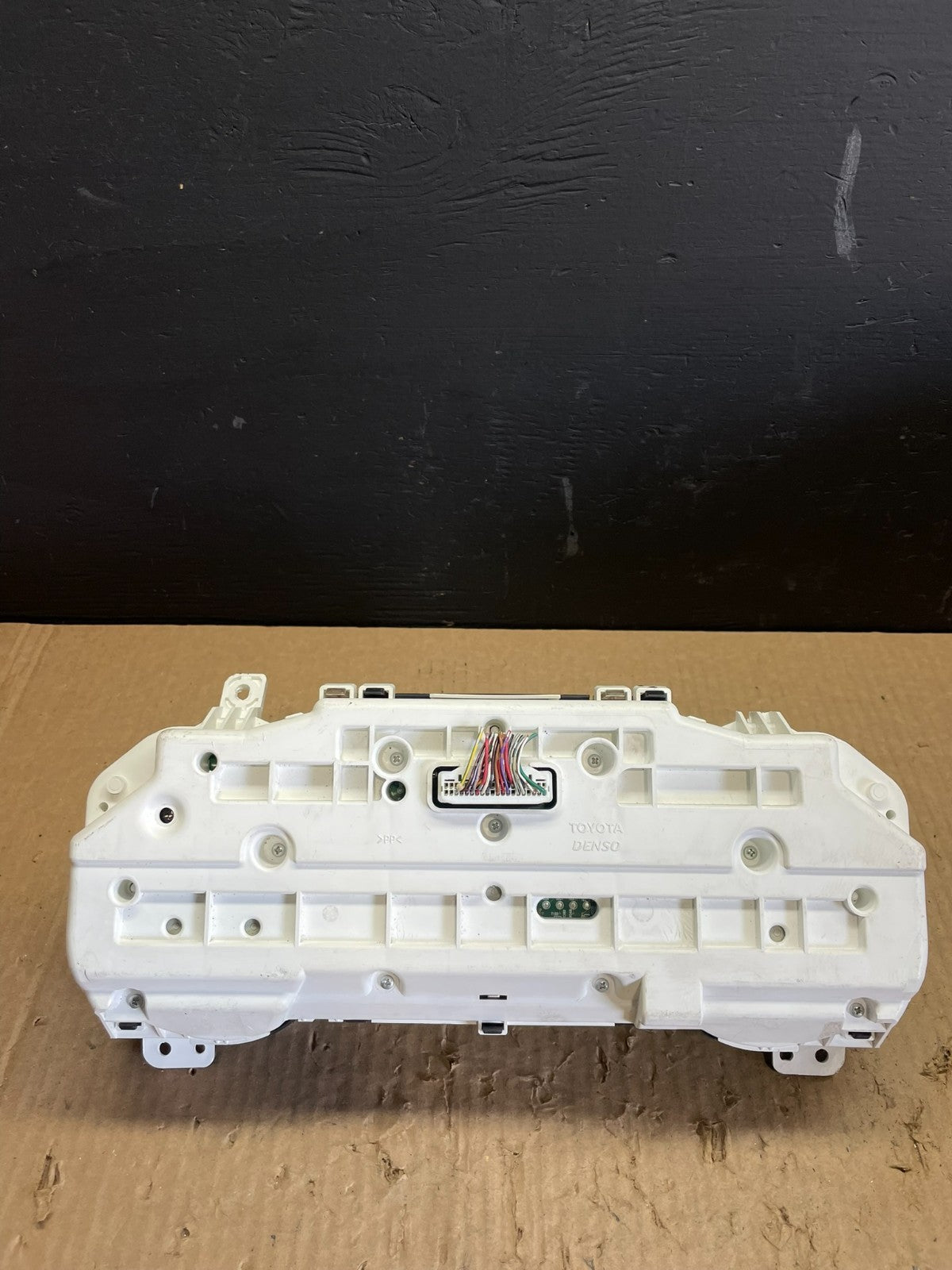 2004 2005 Toyota Sienna Speedometer Cluster Gauge AB7520 DG9