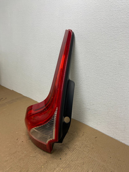 2009 to 2011 Volvo XC60 Left Driver LH Side Tail Light Oem AB8479 DW1