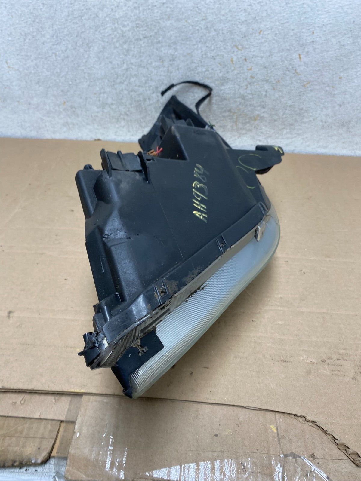 2004 2005 2006 Toyota Solara Halogen Headlight Right Passenger Side AH9384 DW10