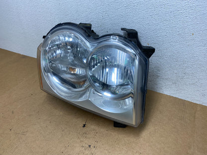 2005-2007 Jeep Grand Cherokee Right Passenger RH Halogen Headlight AE3220 DW1