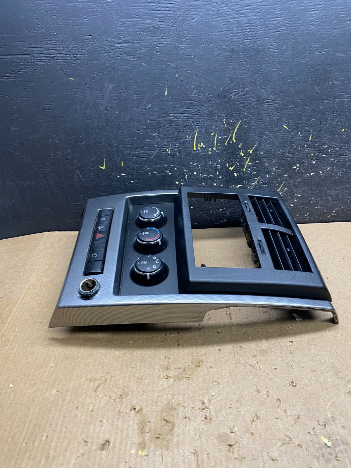 2008 to 2012 Jeep Liberty Dash Climate Temperature Control Radio Bezel z4317 DG2