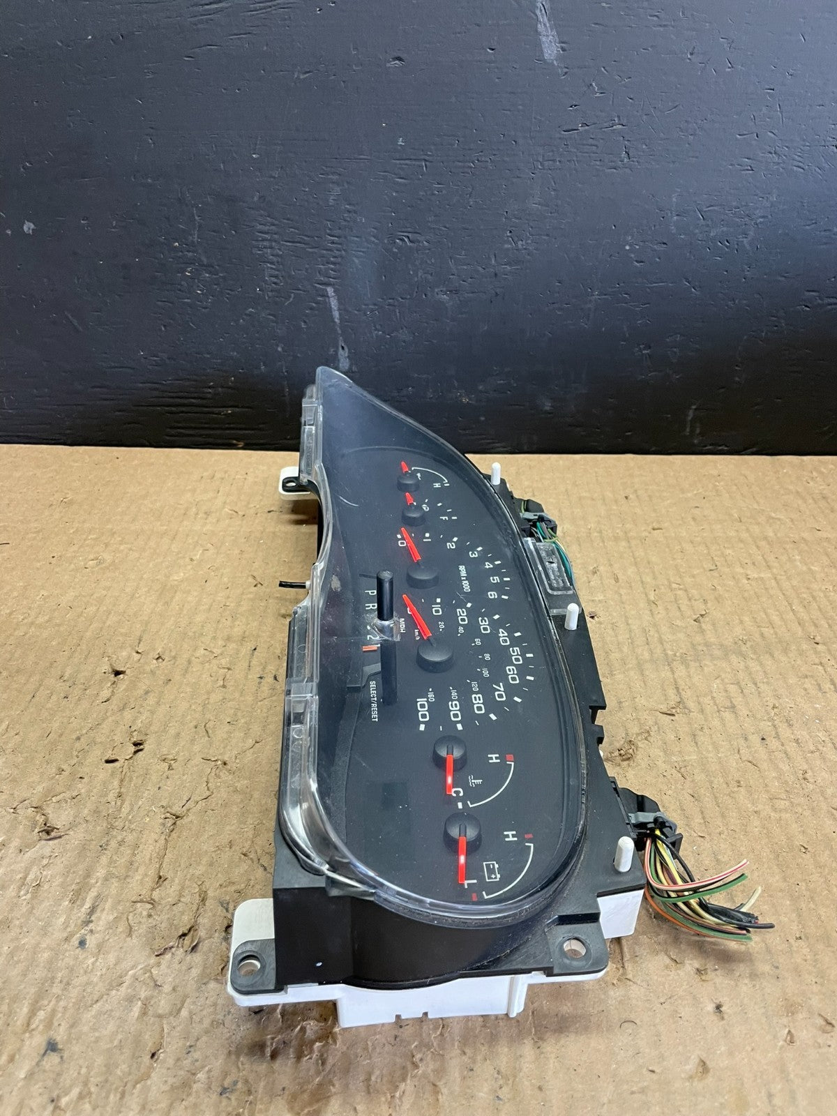 2006 Ford E350 Gauge Speedometer Cluster OEM ab7531 DG5