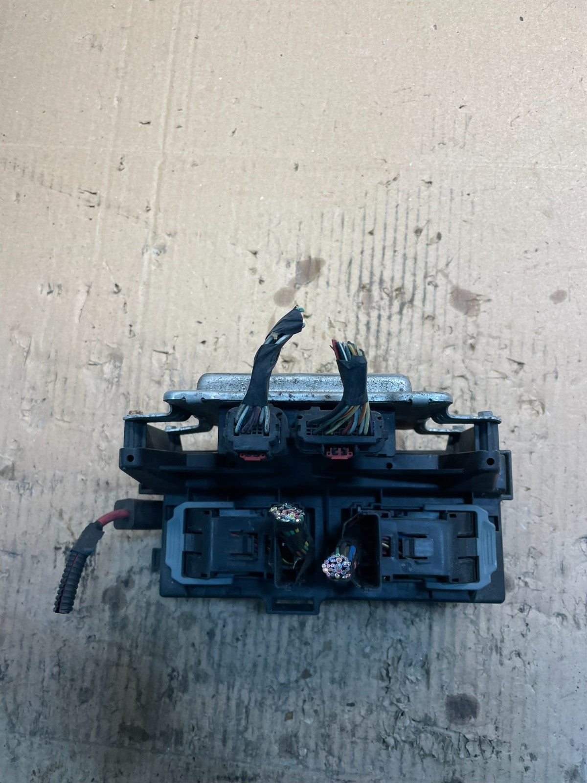 2004 2005 Dodge Durango Fusebox Fuse Box Relay Body BCM Module V2117 DG6