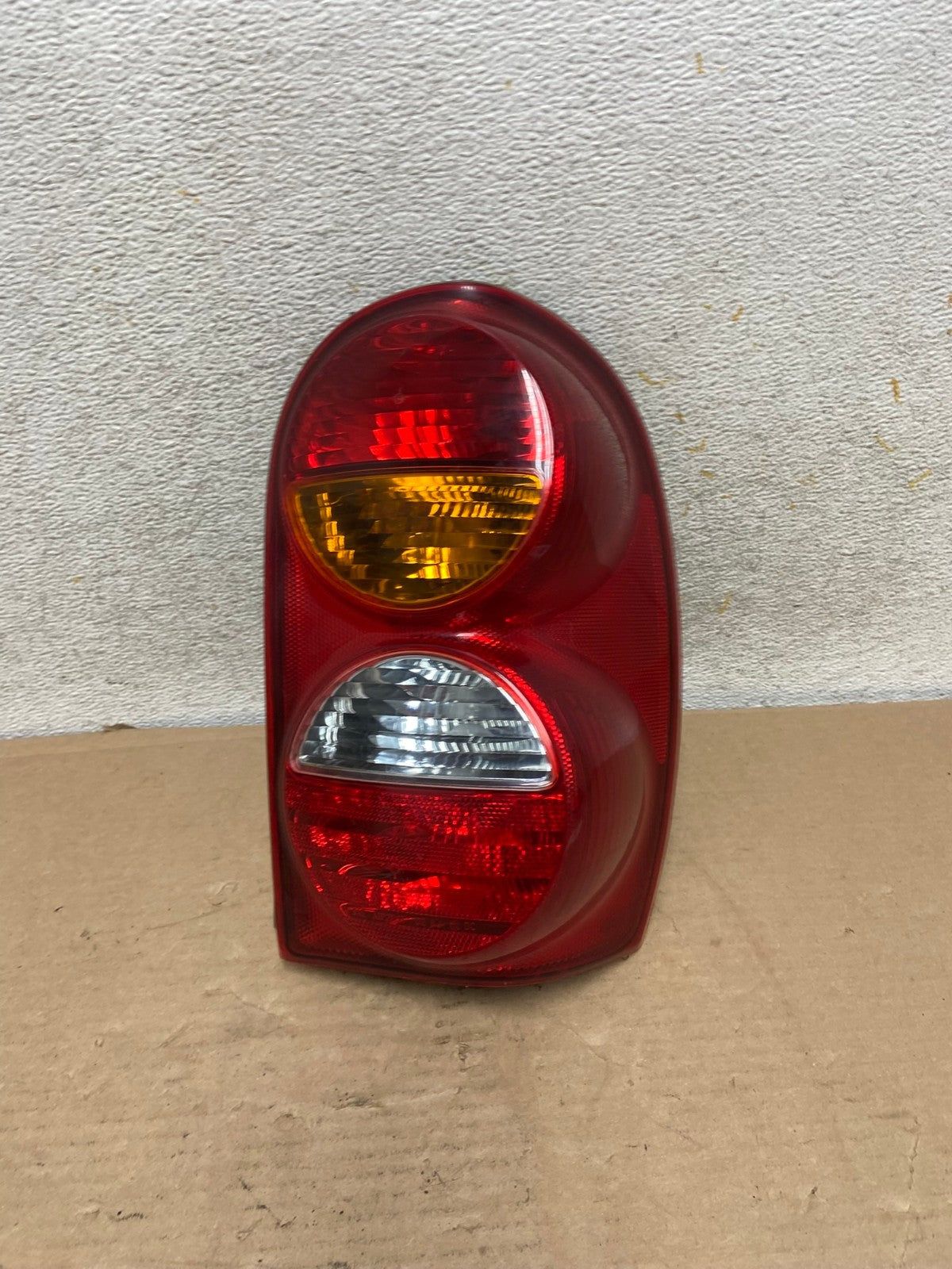 2002 2003 2004 Jeep Liberty Right Passenger Rh Side Tail Light AH9461 LK0