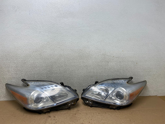 2010 - 2011 Toyota Prius Left+Right Blue Halogen Headlights OEM W2644 DW0