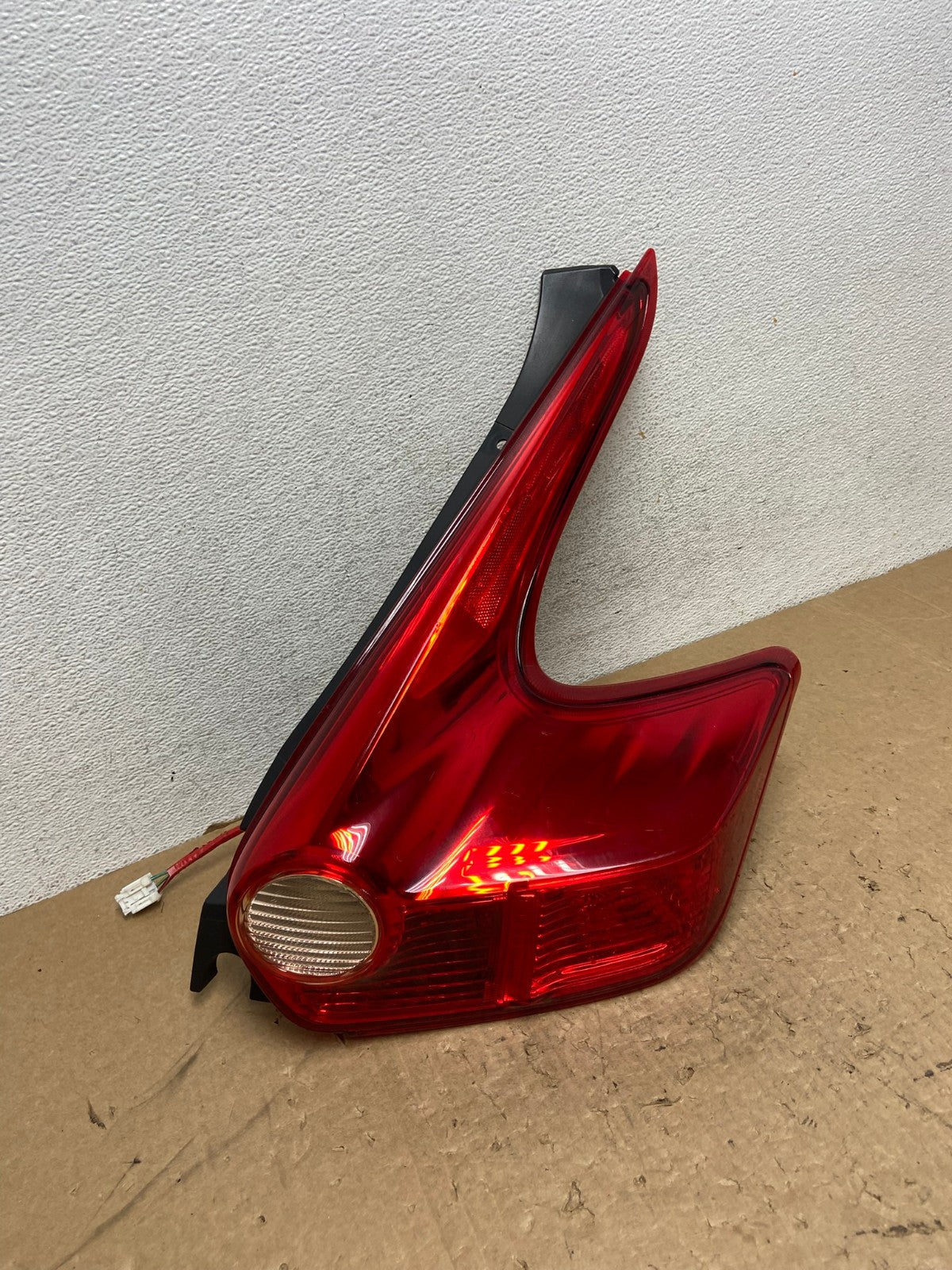2011 to 2014 Nissan Juke Right Passenger RH Side Tail Light AG1235 LK2