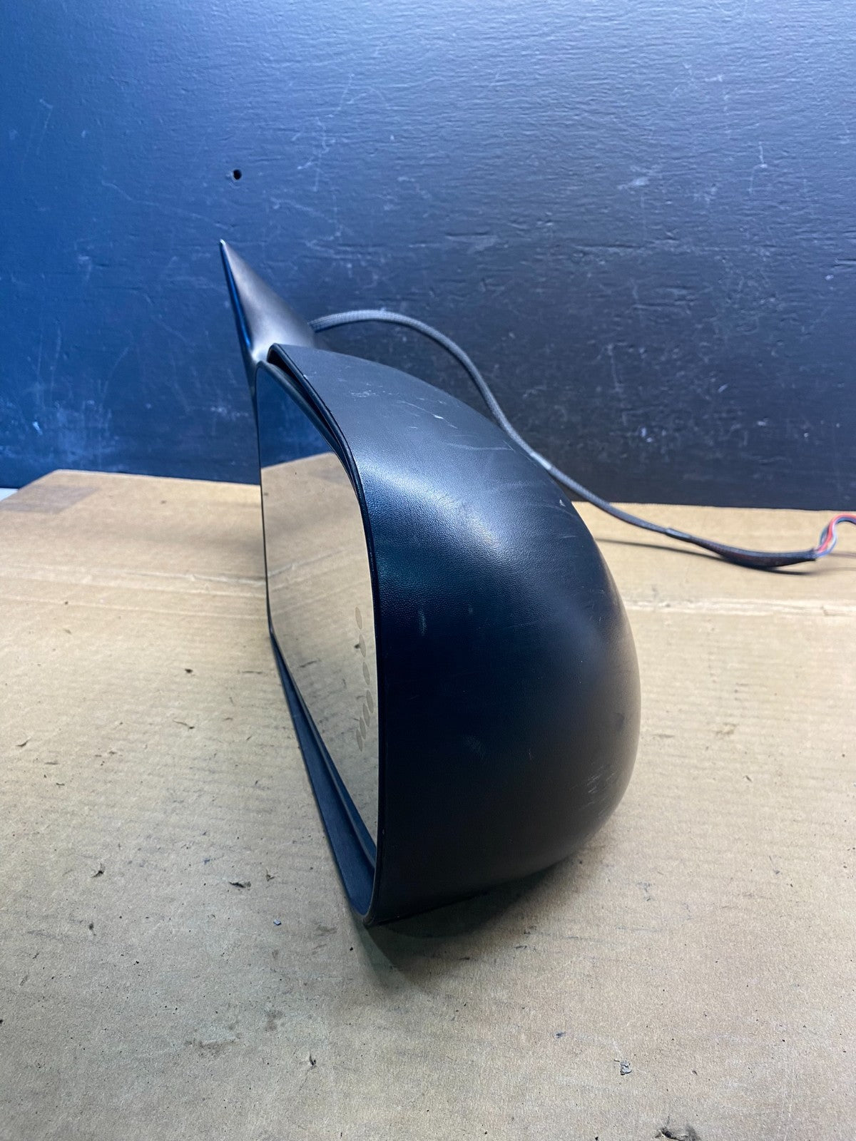 2003 to 2007 Chevy Silverado/GMC RH Extending Tow Mirror w Turn Signal AD336910