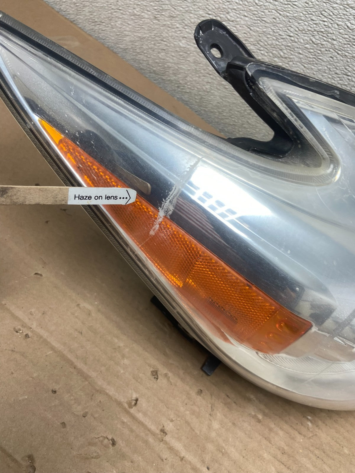 2010 - 2011 Toyota Prius Right Passenger Rh Halogen Headlight OEM AA8724 DW5