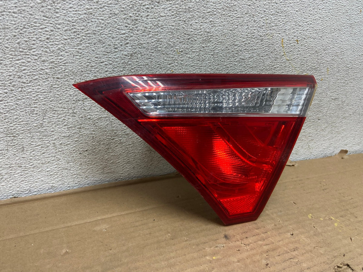 2015 - 2017 Toyota Camry Right Passenger RH Side Tail Light Inner AG9304 LK1