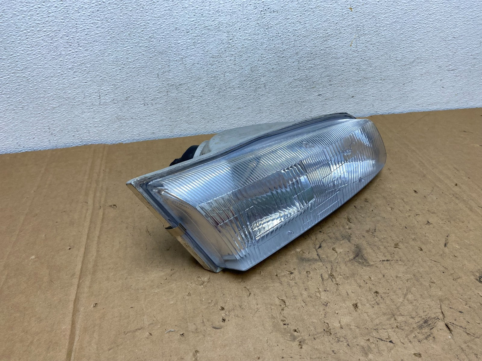 1997 1998 1999 Toyota Camry Right Passenger RH Halogen Headlight AD3049 DW2
