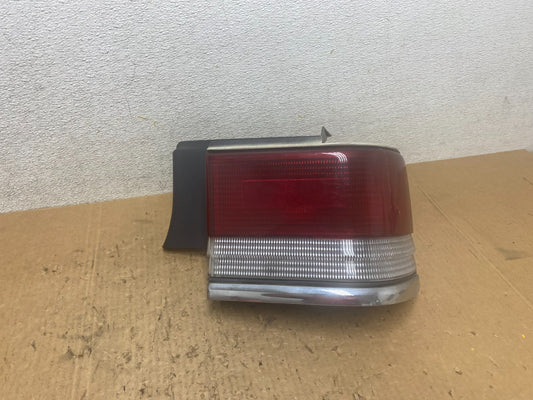 1988 - 1991 Plymouth Acclaim Right Passenger RH SIde Tail Light Q7931 DW0