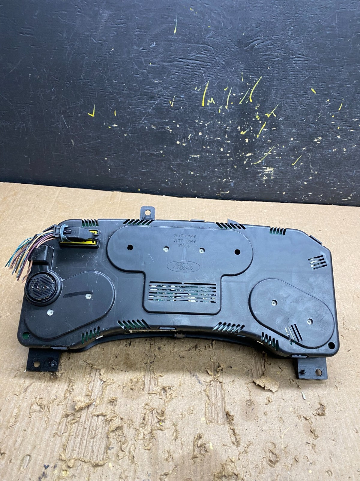 2014 Ford  Expedition Speedometer Cluster Gauge OEM z9637 DG6