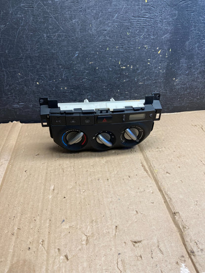 2004 - 2005 Toyota RAV4 A/C Heater Climate Control Unit Switch ai2693 DG0