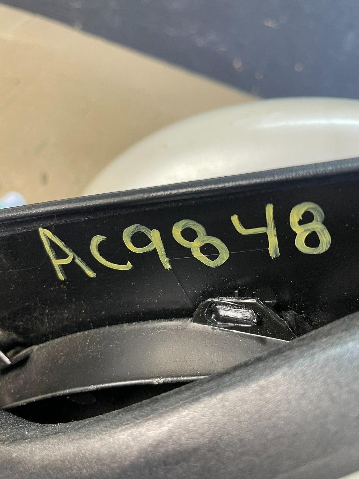 2008 to 2012 Buick Enclave Right Passenger Side View Door Mirror AC9848 DW11
