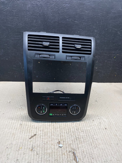 2007 to 2010 Saturn Outlook A/C HVAC Climate Control Radio Bezel Trim O3529 DG0