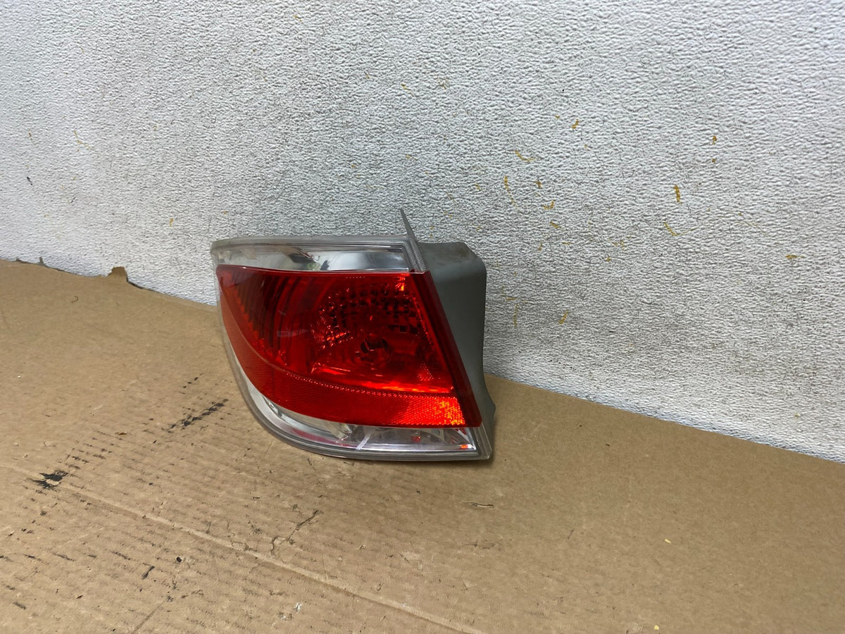 2008 2009 2010 2011 Ford Focus Sedan Left Driver Lh Side Tail Light AH8122 DW2